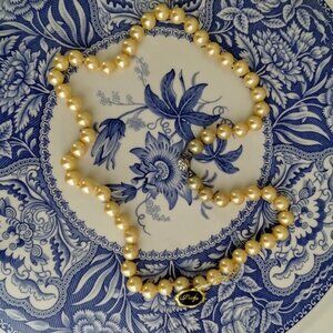 NWT Vintage Prestige Hight Luster Pearls Necklace Hand Knotted
